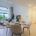 Higuests - Charming Modern Apartment Close To The Souk In Mjl
